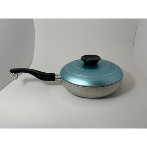 Wear-Ever 4058 Vintage 8 Inch Aluminum Skillet with Turquoise Blue Lid Canada